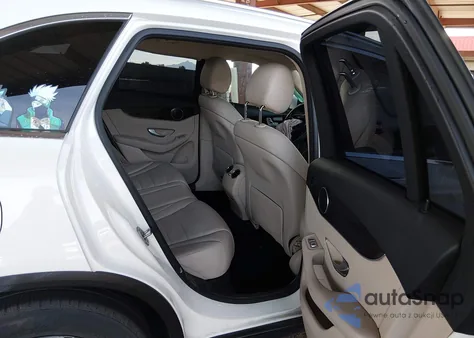 2016 Mercedes-Benz Glc 300 z USA, uszkodzony, nr VIN WDC0G4JB5GF104925